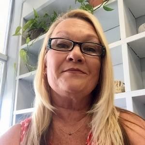 Meet your Posher, Lorri